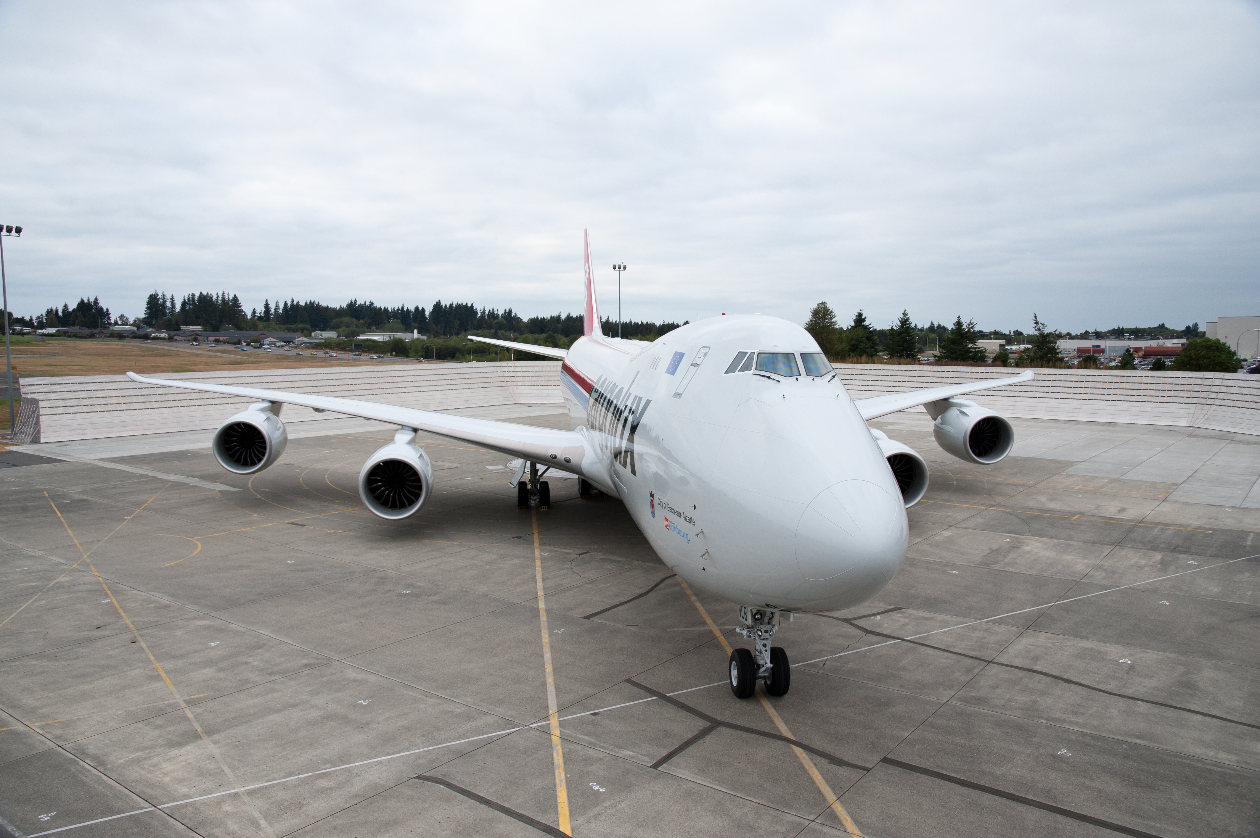 747-8F LX-VCB GLH9858