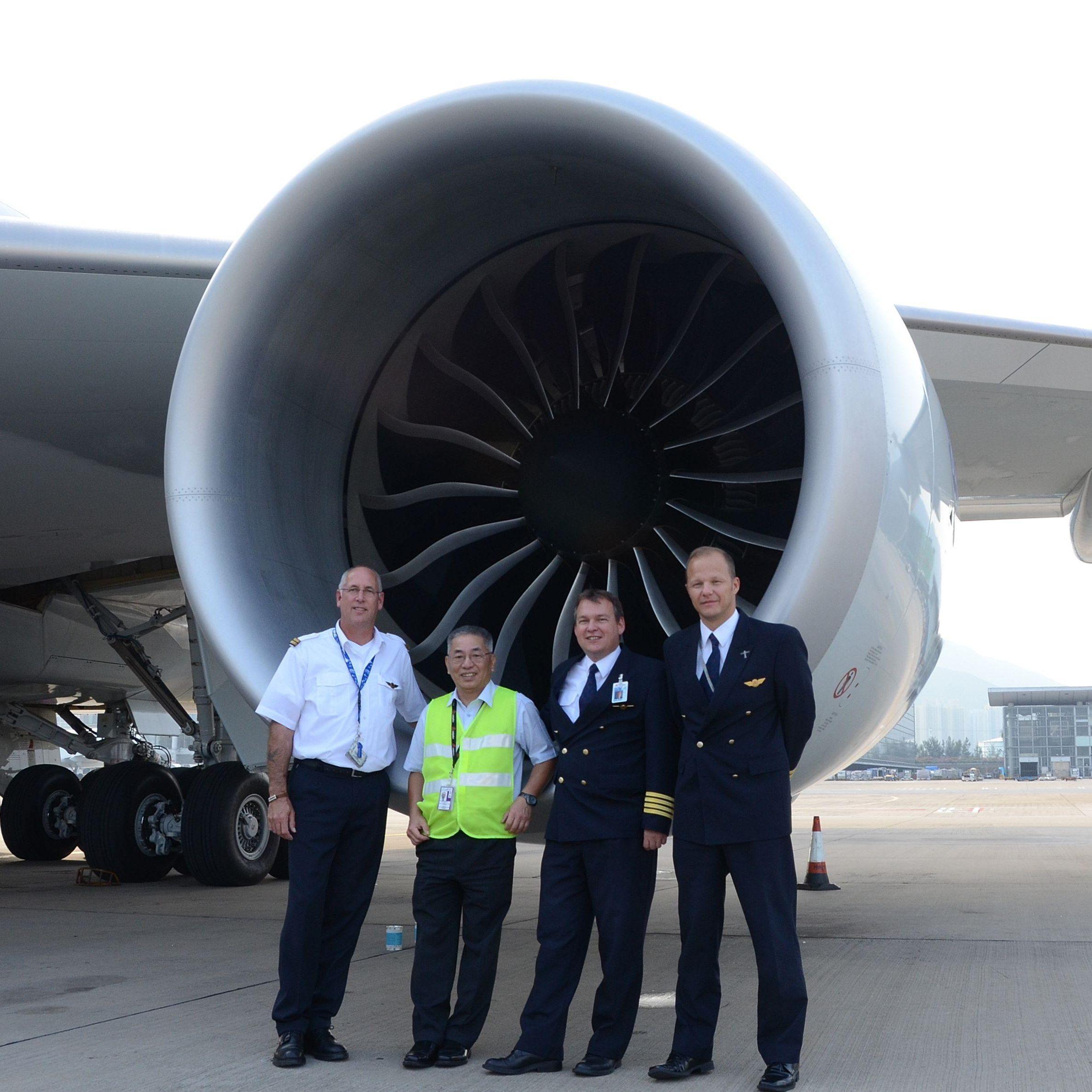 747 8 F People LX VCB