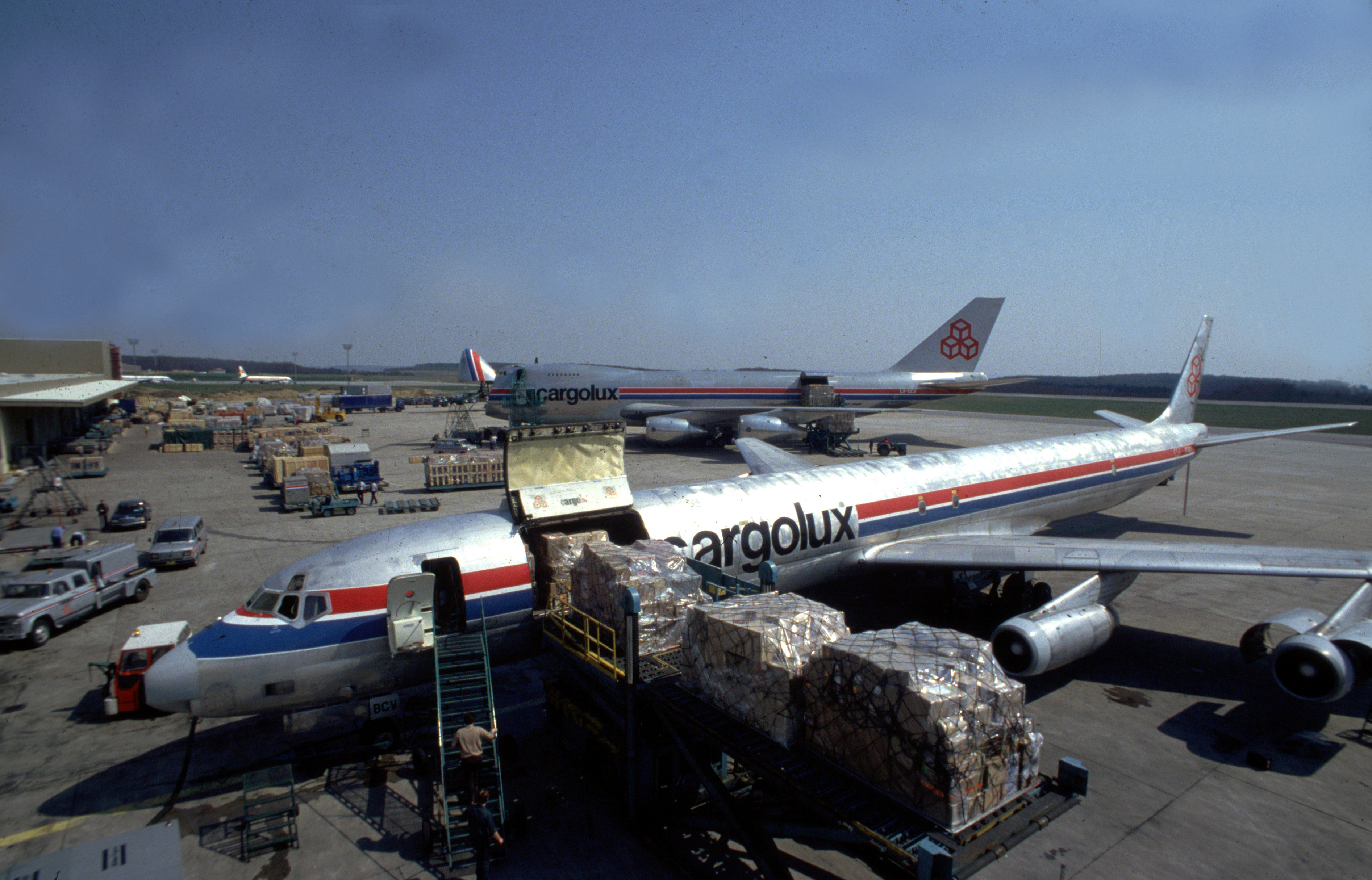 DC-8 and 747-200
