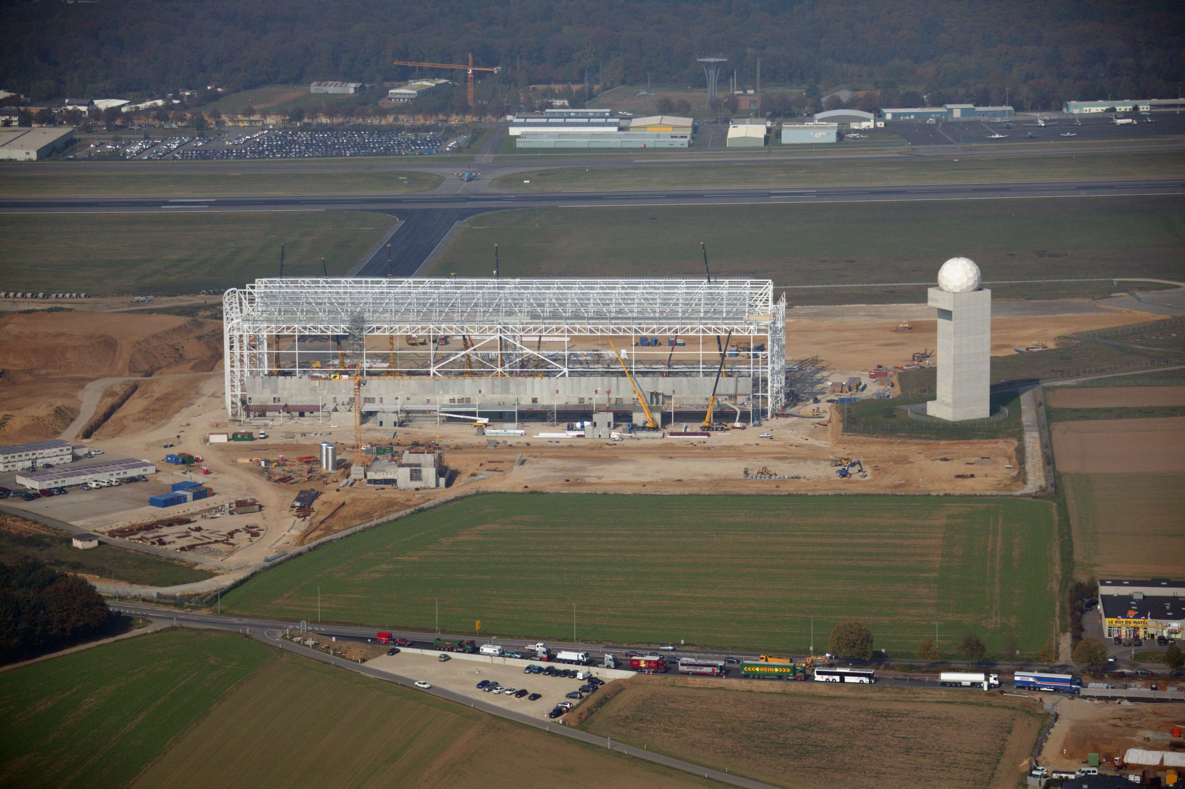 Hangar 20071008 78351 CARGOLUX